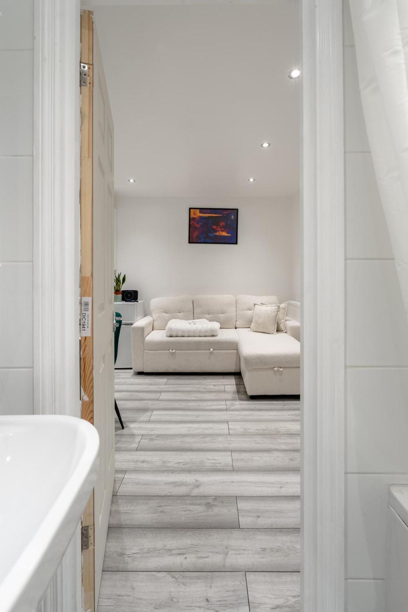 Beautiful Flat Near Central London - Entire Flat - Equipped Kitchen - Private Bathroom Eksteriør bilde