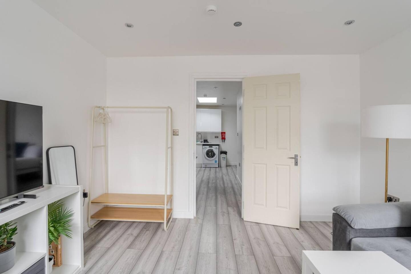 Beautiful Flat Near Central London - Entire Flat - Equipped Kitchen - Private Bathroom Eksteriør bilde