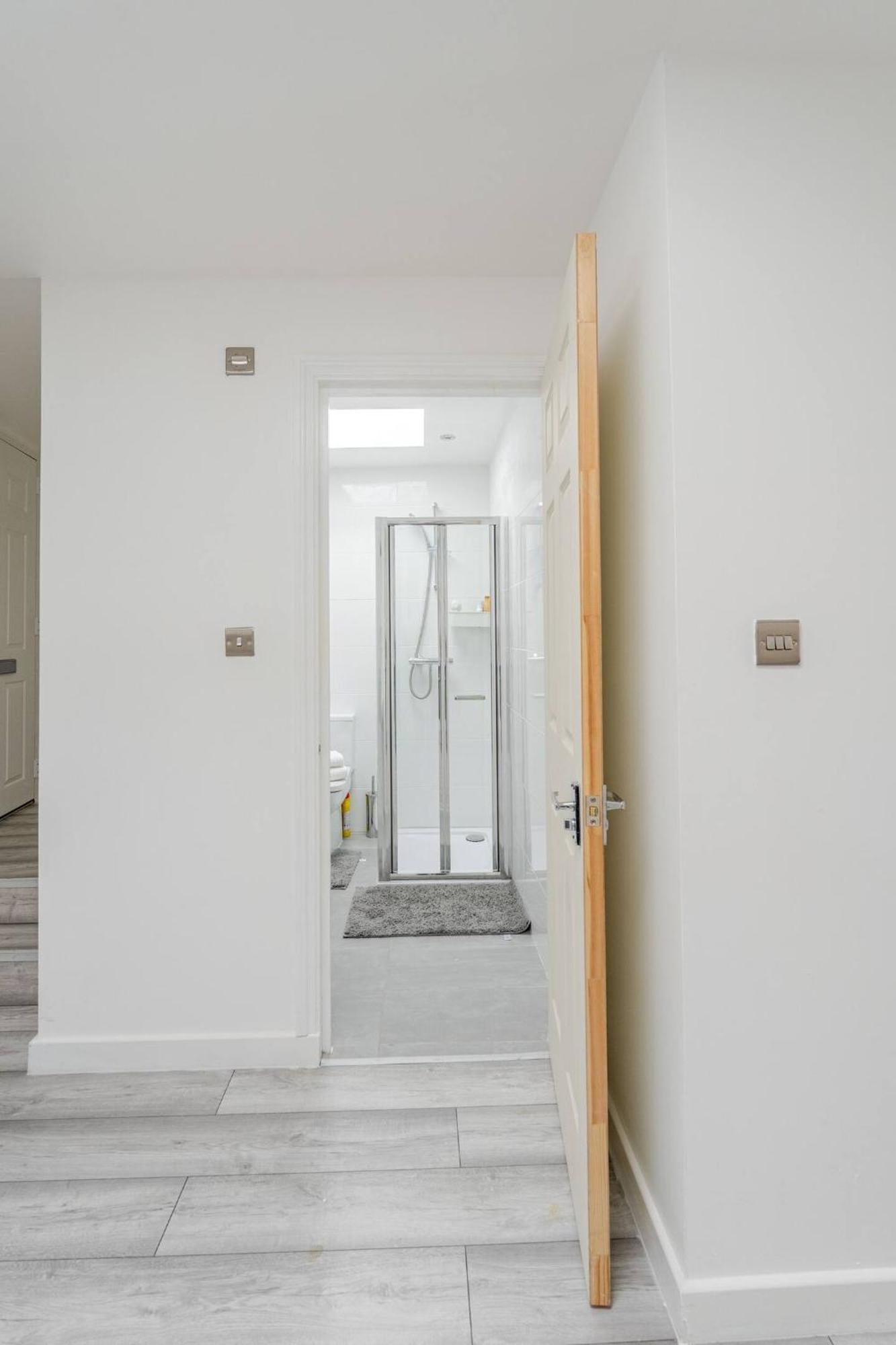 Beautiful Flat Near Central London - Entire Flat - Equipped Kitchen - Private Bathroom Eksteriør bilde